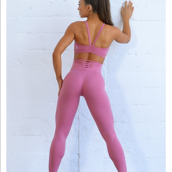 SOLD!   Bombshell leggings - Picture 4 of 5